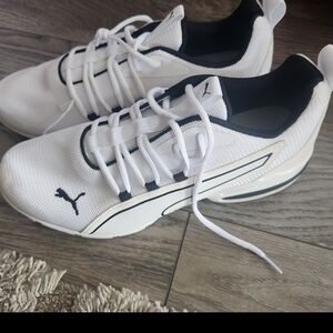 Puma Men's White and Black Athletic Sneakers